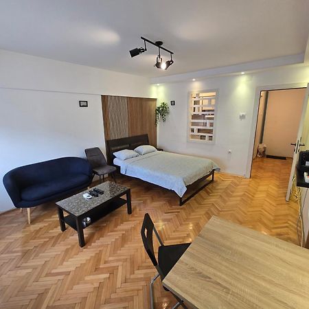 Azzurro Studio Apartment เบลเกรด ภายนอก รูปภาพ
