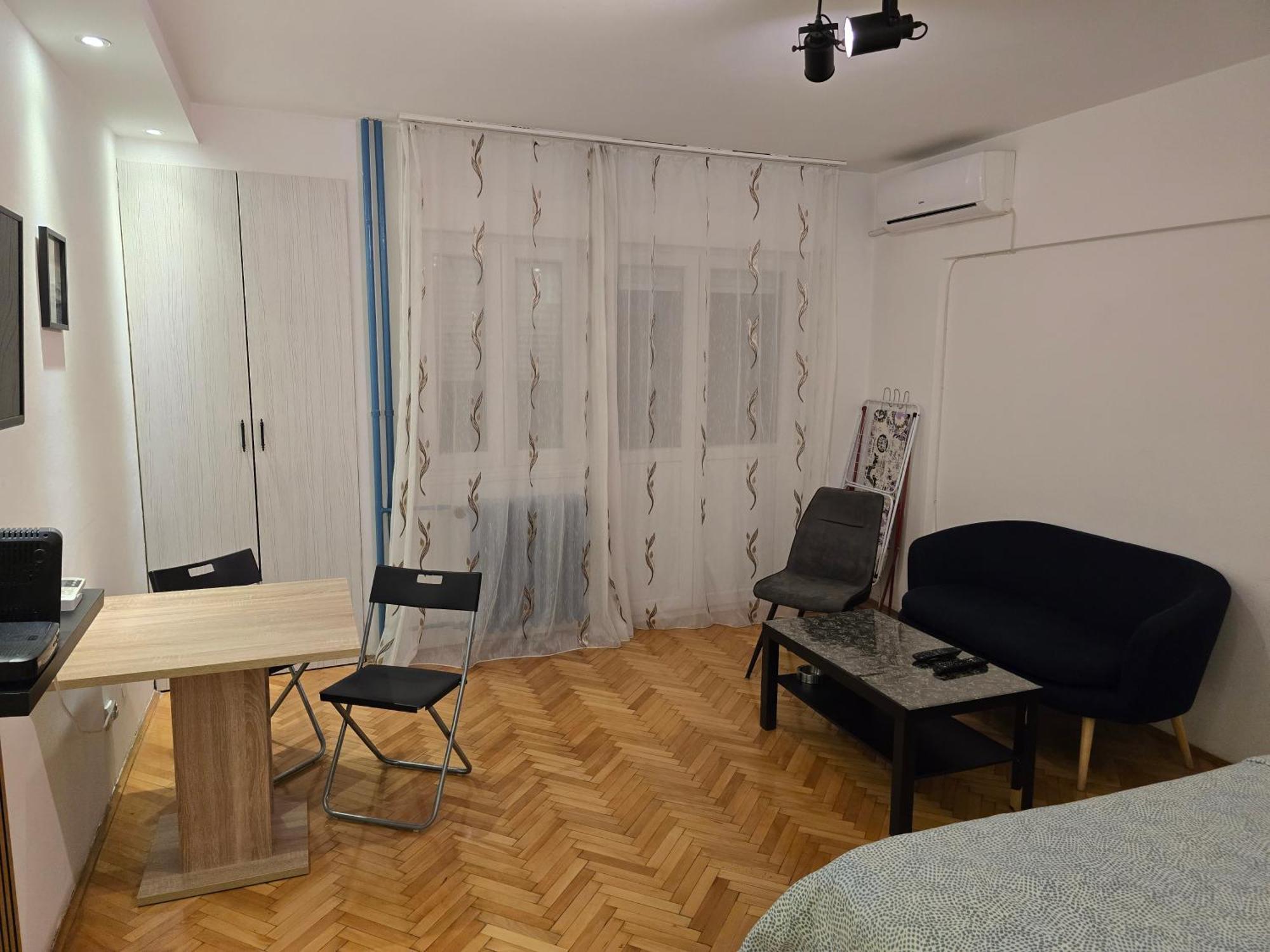 Azzurro Studio Apartment เบลเกรด ภายนอก รูปภาพ