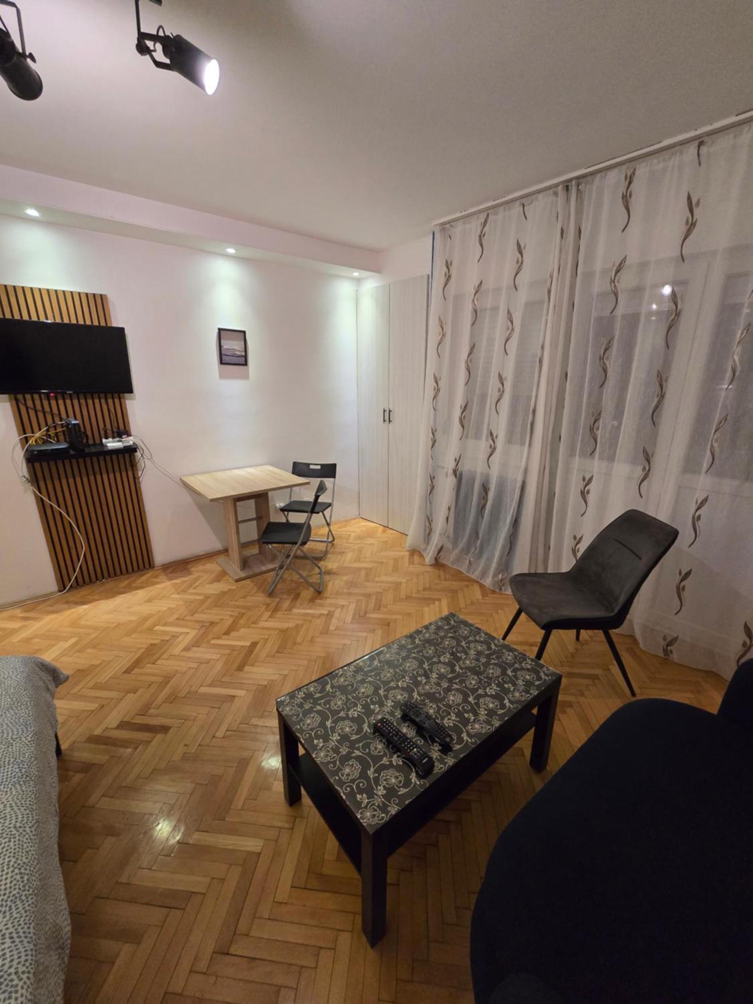 Azzurro Studio Apartment เบลเกรด ภายนอก รูปภาพ